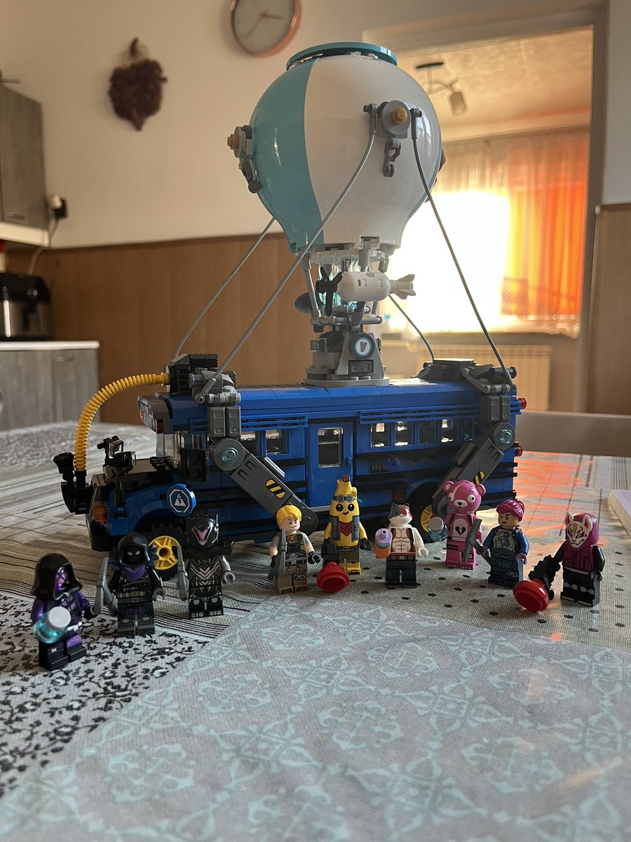 Spacellamaaaa's tweet photo. my lovely girlfriend gave me a vday gift early I LOVE HER i’ve wanted lego fortnite to happen for years and i’m so thankful it’s real 😭❤️ https://t.co/5W17CLFyTR