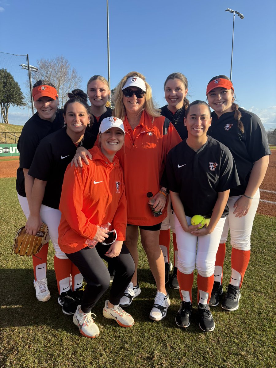 Wrapping up opening weekend with my pitchers and assistant pitching coach🧡🤎