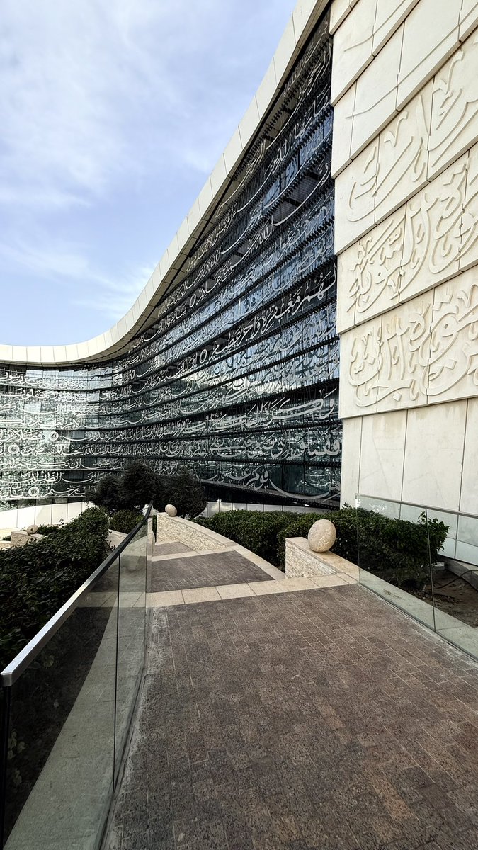 rizxhmed1's tweet photo. Education City Mosque, Doha 🇶🇦 https://t.co/3HK7653a6F