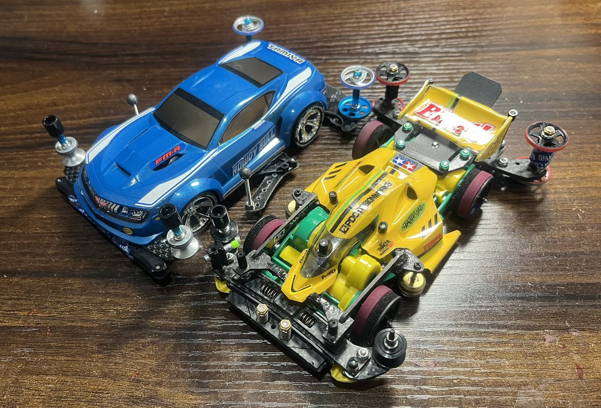 新車のラウディを走らせたいということで、ちょっと足を延ばしてムックさんのレースに初めて参加させていただきました。結果はふるいませんでしたが教室でレースという新鮮な環境のなか楽しくすごせました、運営、ご参加のみなさまありがとうございました。あと面白いつららも見れました！