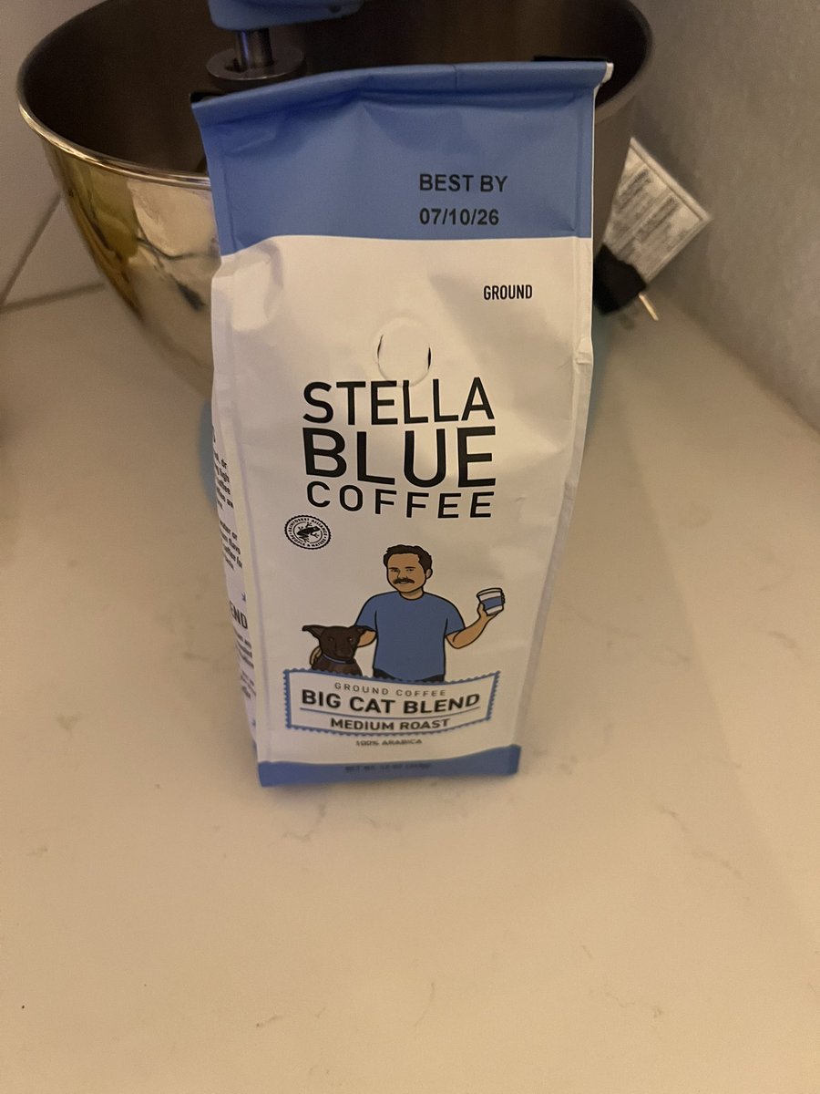 Ashbeetle7's tweet photo. No better way to start Super Bowl Sunday than a cup of @StellaBlueCoff. @BarstoolBigCat @sjbrown1587 https://t.co/ZrD3hd7Kuo