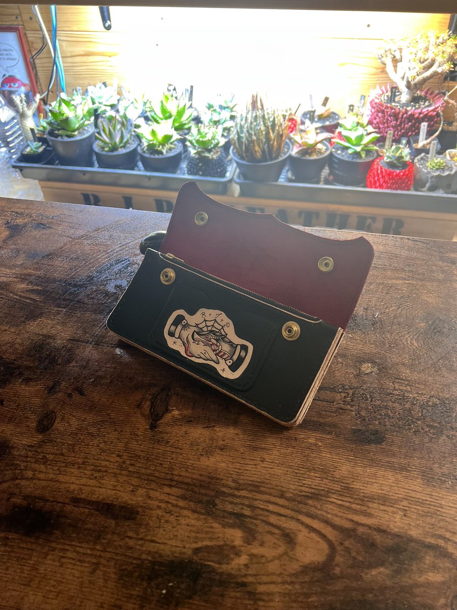 縫い終わりからの仕上げ前
あと1ウォレット縫わないと💦

#トラッカーウォレット