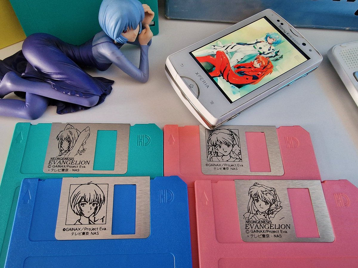 _____7739's tweet image. Neon Genesis Evangelion floppy disc

#neongenesisevangelion #2MB #Windows95
