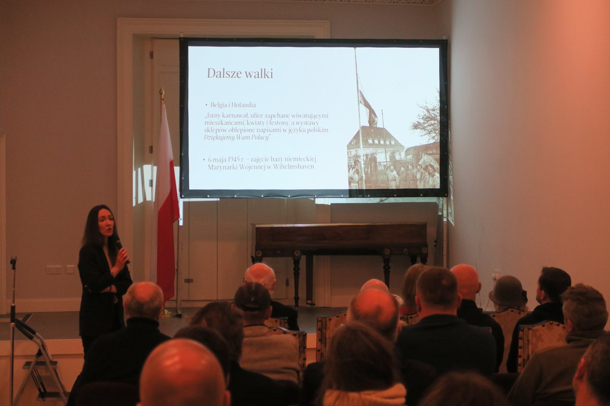 PL_HH_Club's tweet photo. 30 rocznica śmierci generała Stanisława Maczka, SPK w Edynburgu, Szkocja, grudzień 2024.
Otwarcie wystawy oraz wyklad dr Angeliki Blindy z IPN w Katowicach w SPK Edynburg.
@ipngovpl_eng @ipngovpl @PLinEdinburgh #IPNKatowice #GeneralMaczek #Edynburg https://t.co/JktkbfHd2S