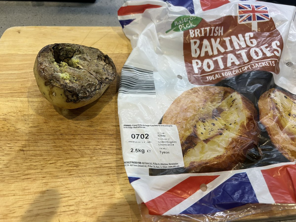 @exTHE_Knifeman tweet media