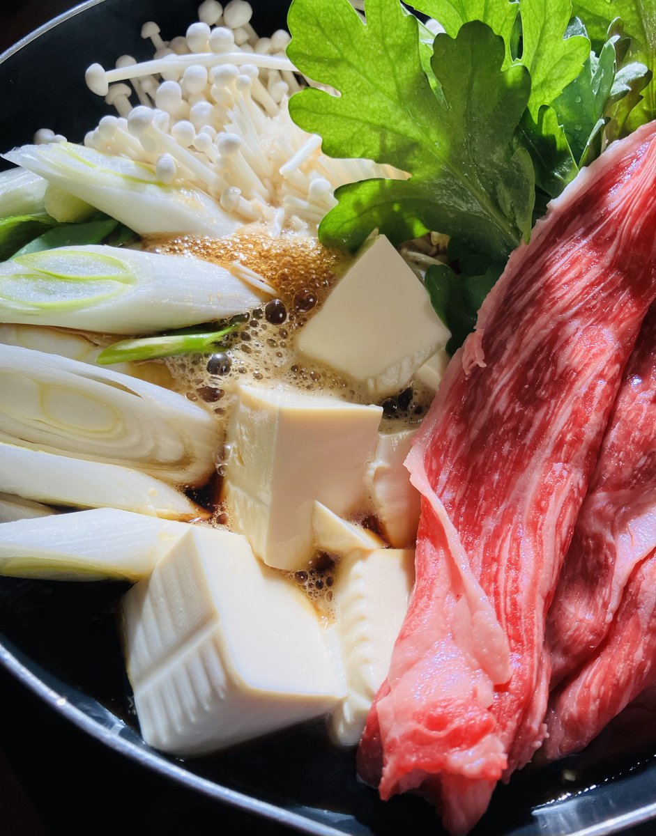 chiyuki317's tweet photo. 今日のちゆき'sくっく達🍚

⚫︎肉吸いとぐでたまごかけご飯モーニング🥚
⚫︎大胆にすき焼き🥩
⚫︎パンの耳ラスクでティータイム🫖

いっぱい食べたから夜はバナナ1本にしました😂🍌 https://t.co/iGh51UIKy3