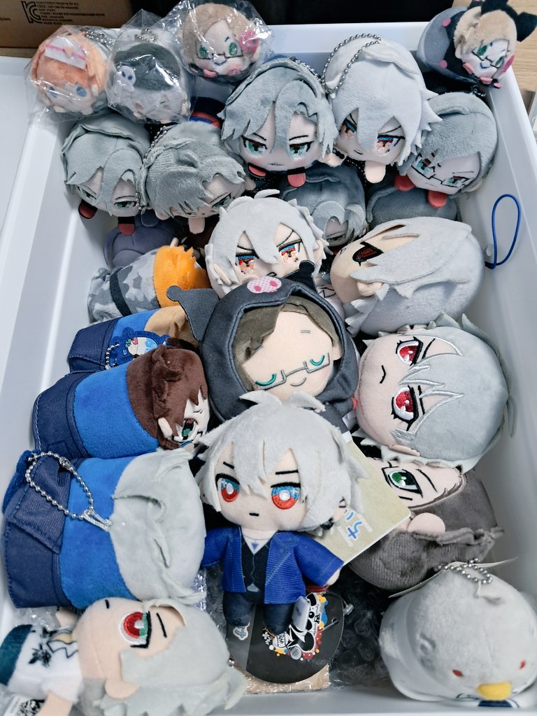 TMI
쥬토플라바누이는
집에있는데
사마토키플라바누이는
친구집에위탁되어잇어서안타깝게되엇다ㅠㅠ......
빨리모두를찾아와야해..>>