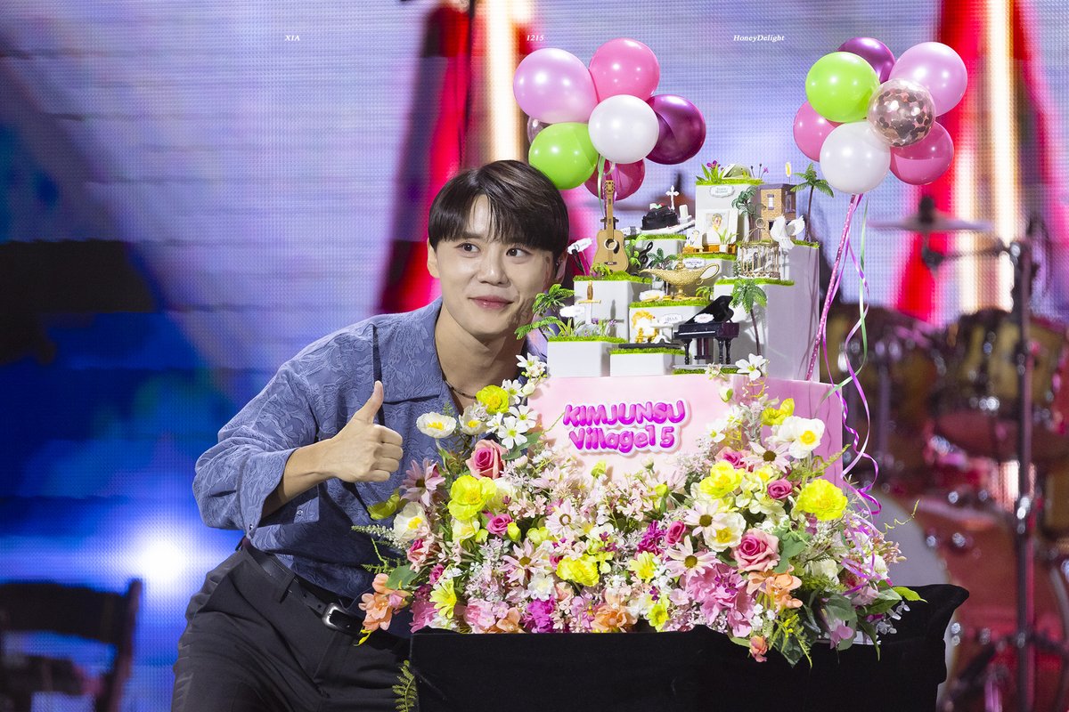 250209 KIM JUN SU Village 15 팬미팅    

예쁜거+예쁜거=❤️

#김준수 #XIA #준수 #XIA준수 #시아준수 #JUNSU #XIAJUNSU #KIMJUNSU #ジュンス