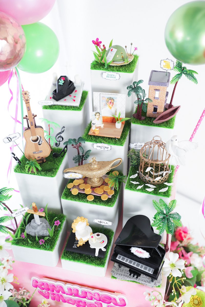 ➖
𝓯𝓸𝓻
𝐊𝐈𝐌𝐉𝐔𝐍𝐒𝐔 &amp; 𝐂𝐎𝐂𝐎𝐍𝐔𝐓

김준수 한·일 팬연합에서 'KIM JUN SU Village 15'를 기념하여 빌리지 15 케이크와 배너 이벤트를 준비했어요.

영원한 우리들의 자랑이자 사랑, 준수와 함께했던 소중하고 행복했던 시간을 오래도록 추억할 수 있는 특별한 선물이 되셨기를 바라며..♡