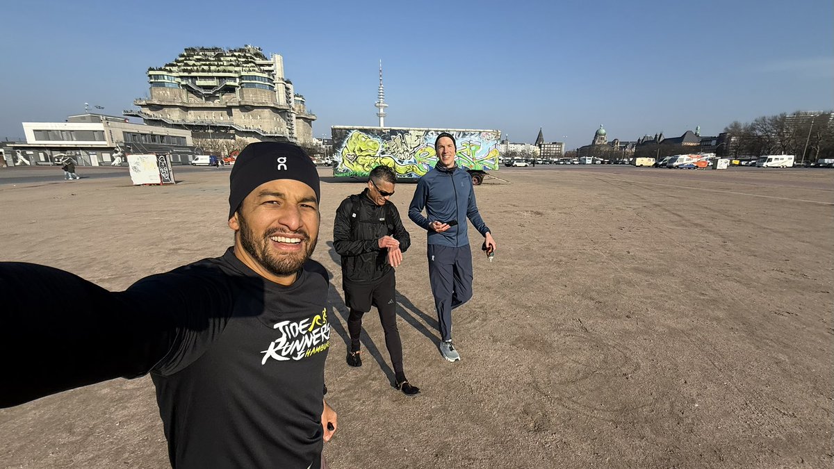 graphmelette's tweet image. The extra mile with the survivors #tiderunnershamburg @on_running 
#sundaylongcrew #dreamon #onambassador