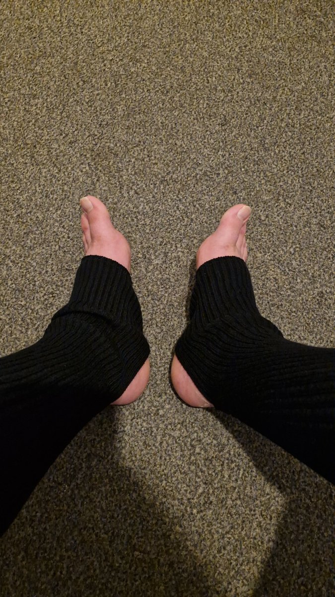 How do we feel about stirrups? :3 

#feet #femboy #trans
