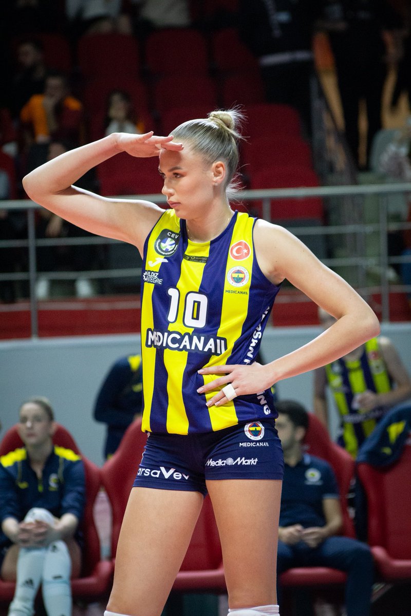 Alanyaspor deplasmanından galibiyetle dönen takımımızı tebrik ediyorum 💛💙 Şampiyon Olacağız Büyük Fenerbahçe Ailem 💛💙