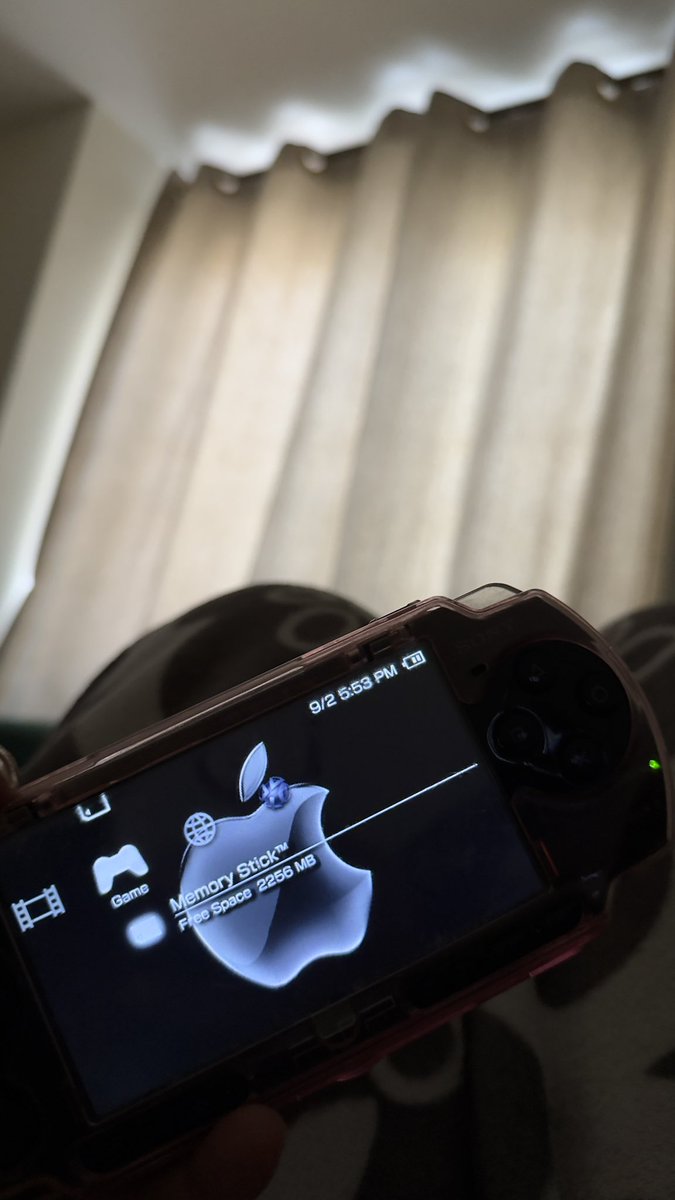 3ashun's tweet photo. everytime i come across a psp post 😭 i go look for mine to play and relive them days ✨ https://t.co/S7PmAwsd7d