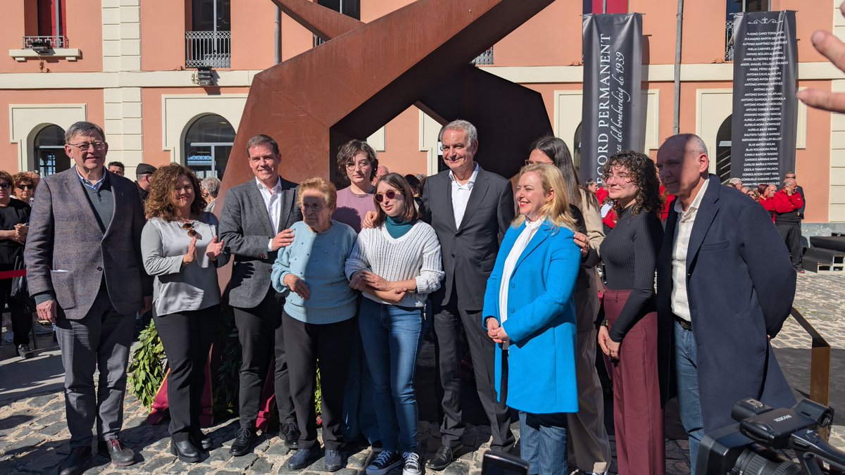❤️‍🩹Xàtiva ha recordat hui les víctimes del bombardeig de l'estació de Xàtiva que va tindre lloc el 12 de febrer de 1939 a mans de l'aviació feixista italiana i que va deixar més de 150 morts.