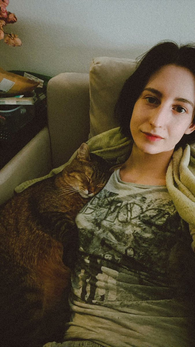 28 подкрались стремительно и незаметно.
Это был эмоционально сложный год, но как известно, всё что нас не убивает, делает нас смешнее.