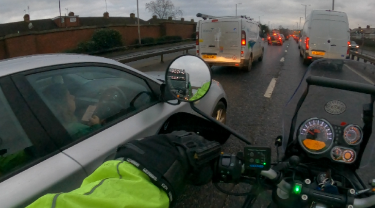 NooBiker's tweet photo. How often do you see 💩 like this? 😠
#mobilephonedriving https://t.co/gB7sgkbUhR