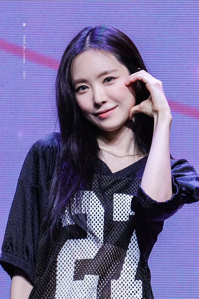 cloud_for_naeun's tweet photo. 나은언니 생일축하해요 !!
곁에 있어줘서 고맙고 언제나 낭만해💗

-
-

250202. 손나은 첫 번째 팬미팅 [Better SonDay]

⊹⁺⸜ @1994marcellasne ⸝⁺⊹

#Better_SonDay #TheNaeunDay
#손나은 #나은 #naeun https://t.co/N65DMxFNEP