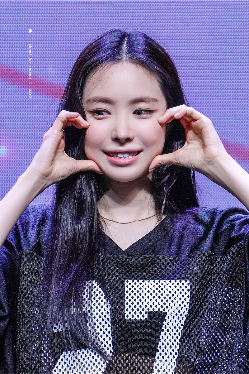 cloud_for_naeun's tweet photo. 나은언니 생일축하해요 !!
곁에 있어줘서 고맙고 언제나 낭만해💗

-
-

250202. 손나은 첫 번째 팬미팅 [Better SonDay]

⊹⁺⸜ @1994marcellasne ⸝⁺⊹

#Better_SonDay #TheNaeunDay
#손나은 #나은 #naeun https://t.co/N65DMxFNEP