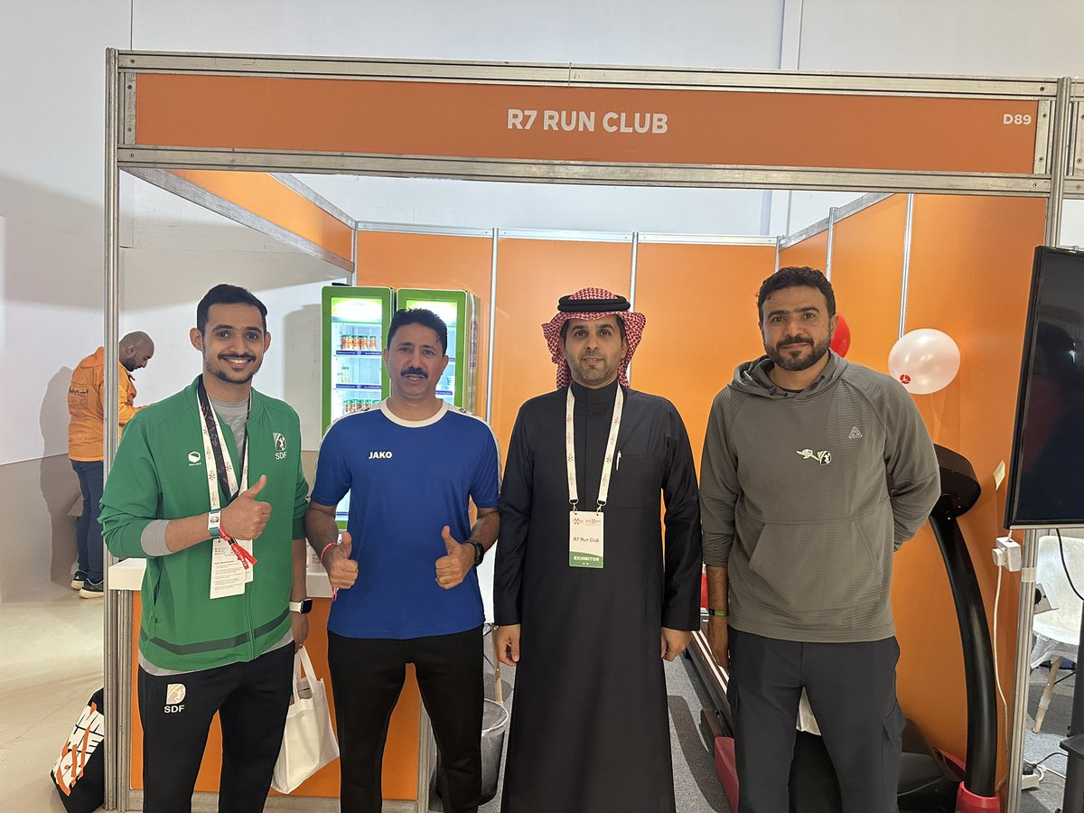 KhutaaOrg's tweet photo. شاركت الجمعية ممثلة في نادي ار سفن للجري في  #إكسبو_الرياضة_للجميع وشملت المشاركة على جناح تعريفي وتقديم حصة رياضية ومتحدث عن الذكاء الاصطناعي والرياضة. @R7RunClub https://t.co/nNx1vR73kz