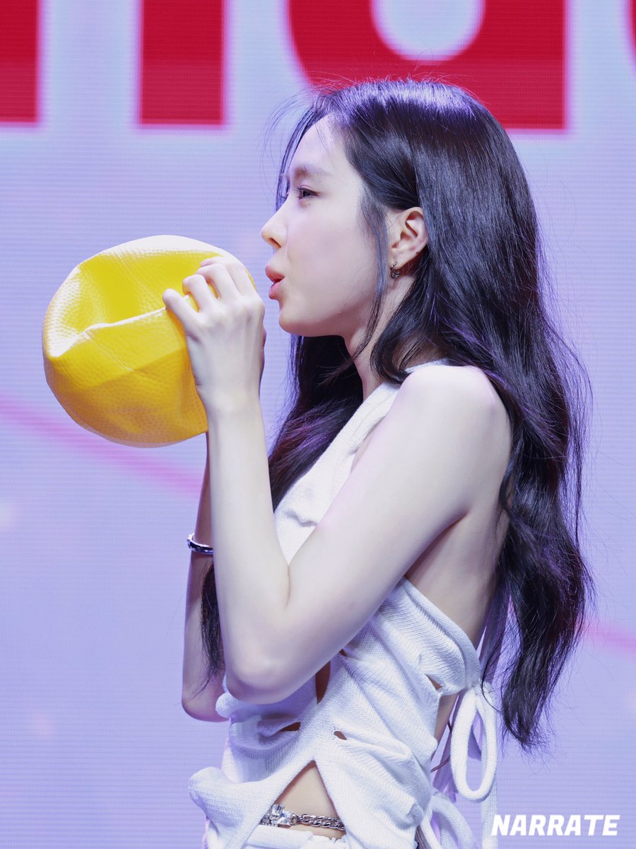 우리 나은이 생일 축하해요~🎉
모든 꿈이 이루어지길 ❤️
항상 네 곁에 있을게🫶

<a href="/1994marcellasne/">나은</a> 

#나은 #손나은 #naeun 
#BetterSonday
#Happy_Naeun_Day