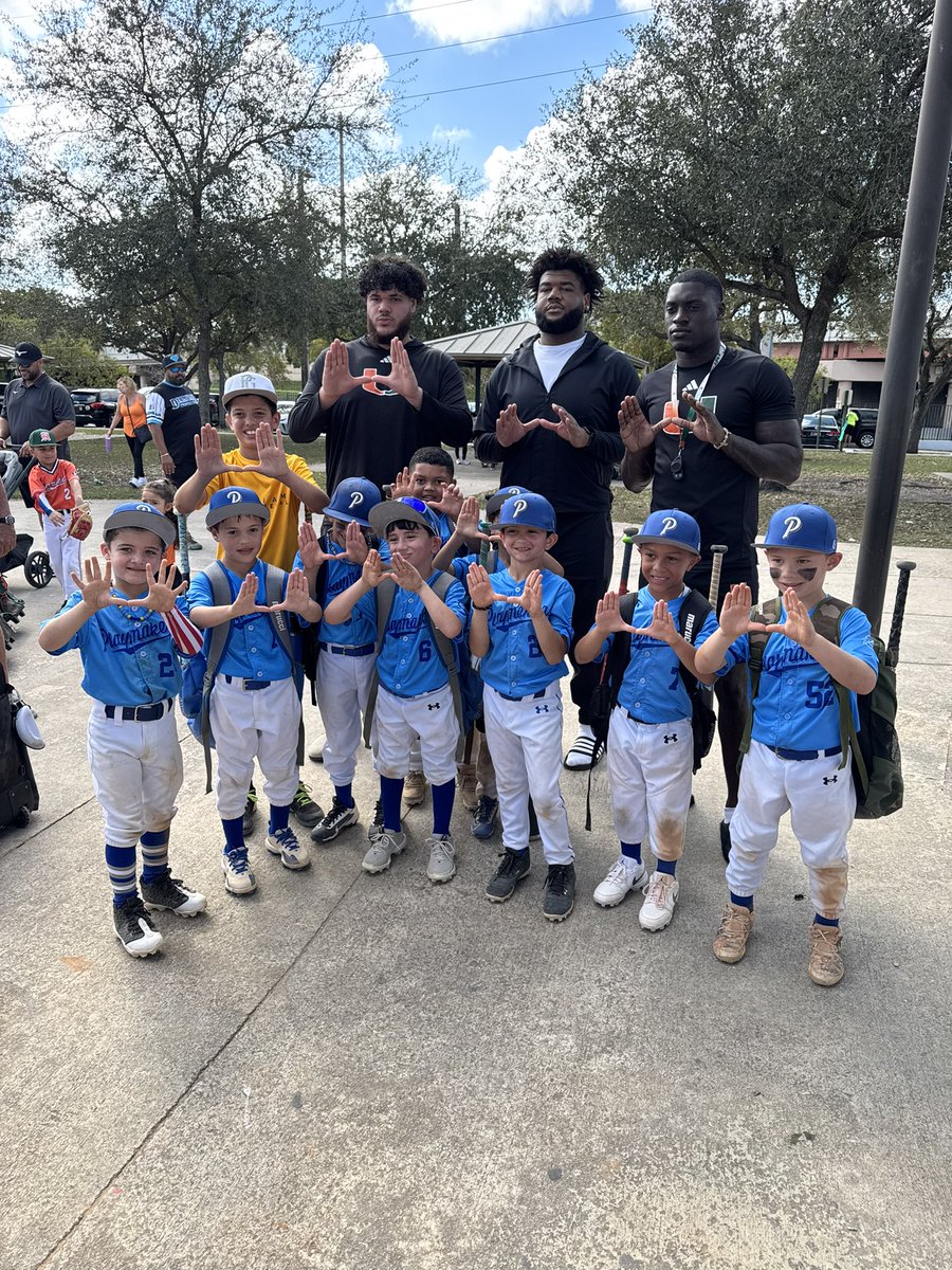 This is what the BROTHERHOOD all about!! Love yall boys! Made my son's day!! Thank you!! #ItsAllAboutTheU