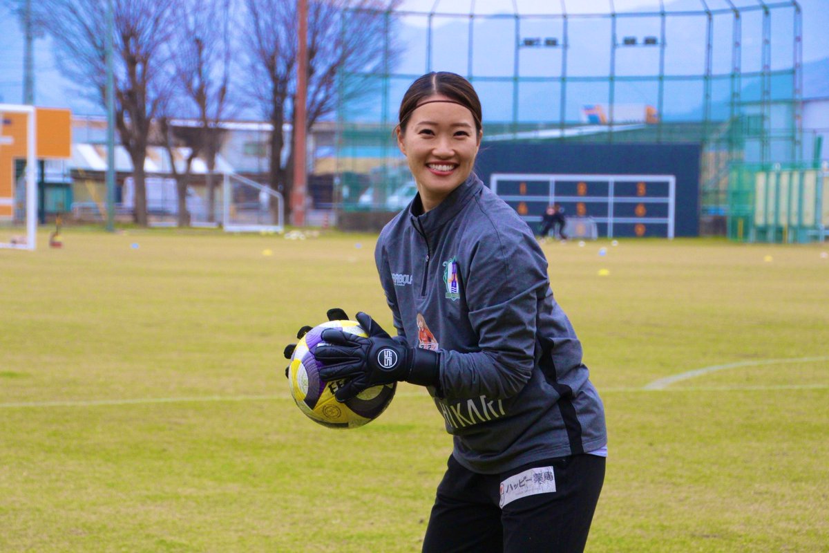 ehime_fcl's tweet photo. ／
🗣愛媛FCレディースブログ更新🎵
＼

今回のブログ🍀を担当してくれたのは
🍊#小松里弥 選手🍊
タイトル💁🏻‍♀️『今シーズン初』
是非ご覧ください🙇‍♀️

▼▽ブログ▼▽
https://t.co/Jbxu7Oetpz

#愛媛FCレディースブログ
#愛媛FCレディース
#愛媛L https://t.co/9BHXe7iqil