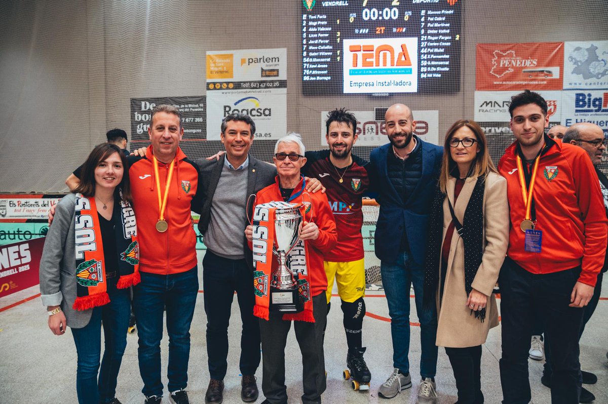 Ajuntament del Vendrell (@elvendrell_cat) on Twitter photo 🏆 Avui l'<a href="/okcevendrell/">Club d’Esports Vendrell</a> s'ha proclamat campió de la Copa de la Princesa d'hoquei sobre patins #okplata
Ha estat un cap de setmana ple d'emocions i d'alegries al Pavelló Quim Tomàs del Vendrell.
Felicitats, campions!
<a href="/vendrellesports/">El Vendrell ESPORTS</a> 🏆 Avui l'<a href="/okcevendrell/">Club d’Esports Vendrell</a> s'ha proclamat campió de la Copa de la Princesa d'hoquei sobre patins #okplata
Ha estat un cap de setmana ple d'emocions i d'alegries al Pavelló Quim Tomàs del Vendrell.
Felicitats, campions!
<a href="/vendrellesports/">El Vendrell ESPORTS</a>