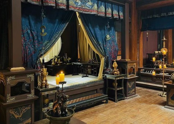 Nehaaaa_c's tweet image. #weekendscribble
#soultalks
I have fallen into a yearning
With no requite,
For a woman who, when night comes
Sleeps pillowed in another’s arms,
These dreams.