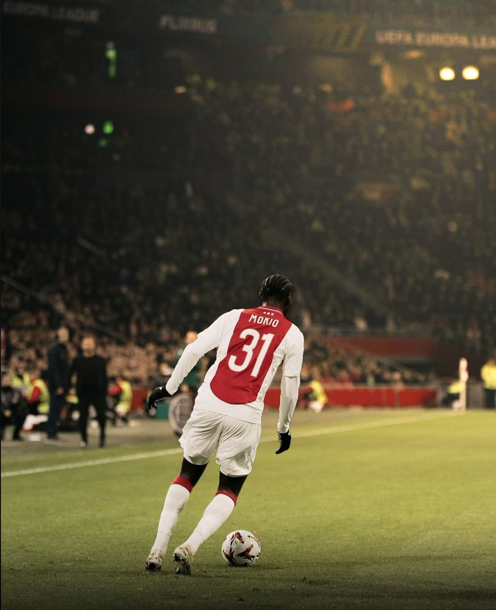 Levi ✗✗✗ tweet media