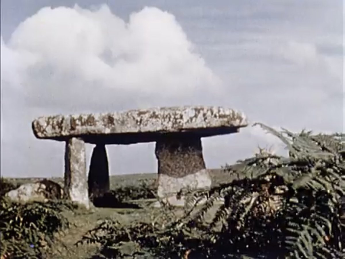 You can listen online to us presenting Hepworth and the Cornish Landscape for Radio 3
bbc.co.uk/sounds/play/m0…