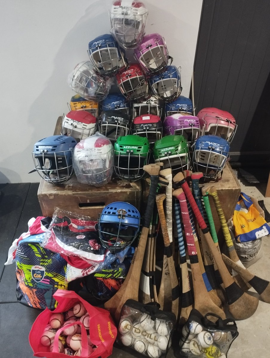 gordonkelly01's tweet image. Big Thank you to @ahehir and all at @CLGEireOgInis for their generosity in donating hurling equipment to support young hurlers in Palestine @GAA_Palestine