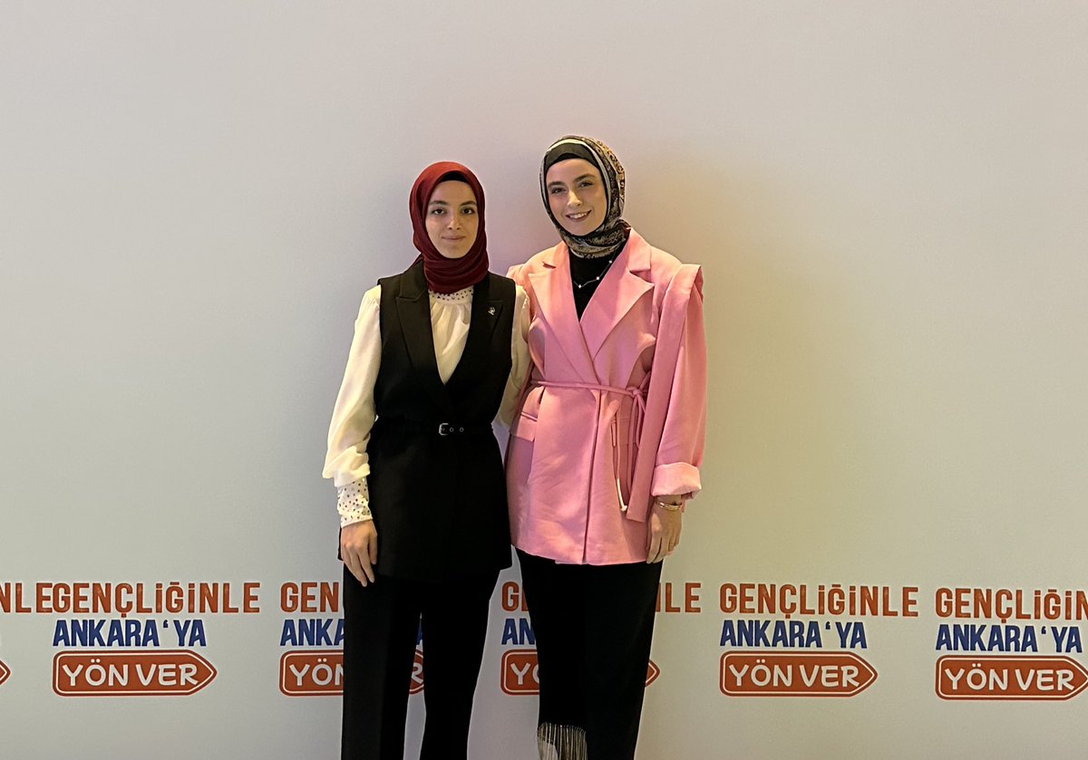 AK Parti Ankara İl Gençlik Kolları Başkan Yardımcısı olarak atanan değerli arkadaşım <a href="/sinemkldrm61/">Sinem KALDIRIM ☪️</a> ‘ı tebrik ediyorum .
Hayırlı uğurlu olsun rabbim muvakkak eylesin 😇