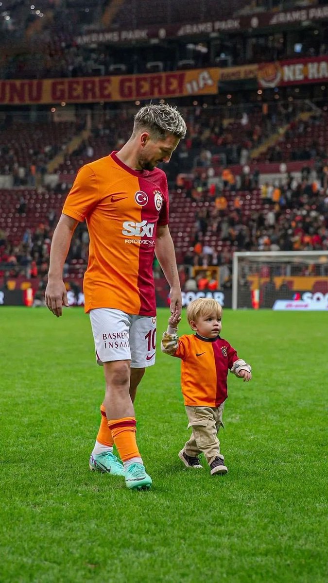 Dries Mertens’e saygı, sevgi ve övgü tweetidir.