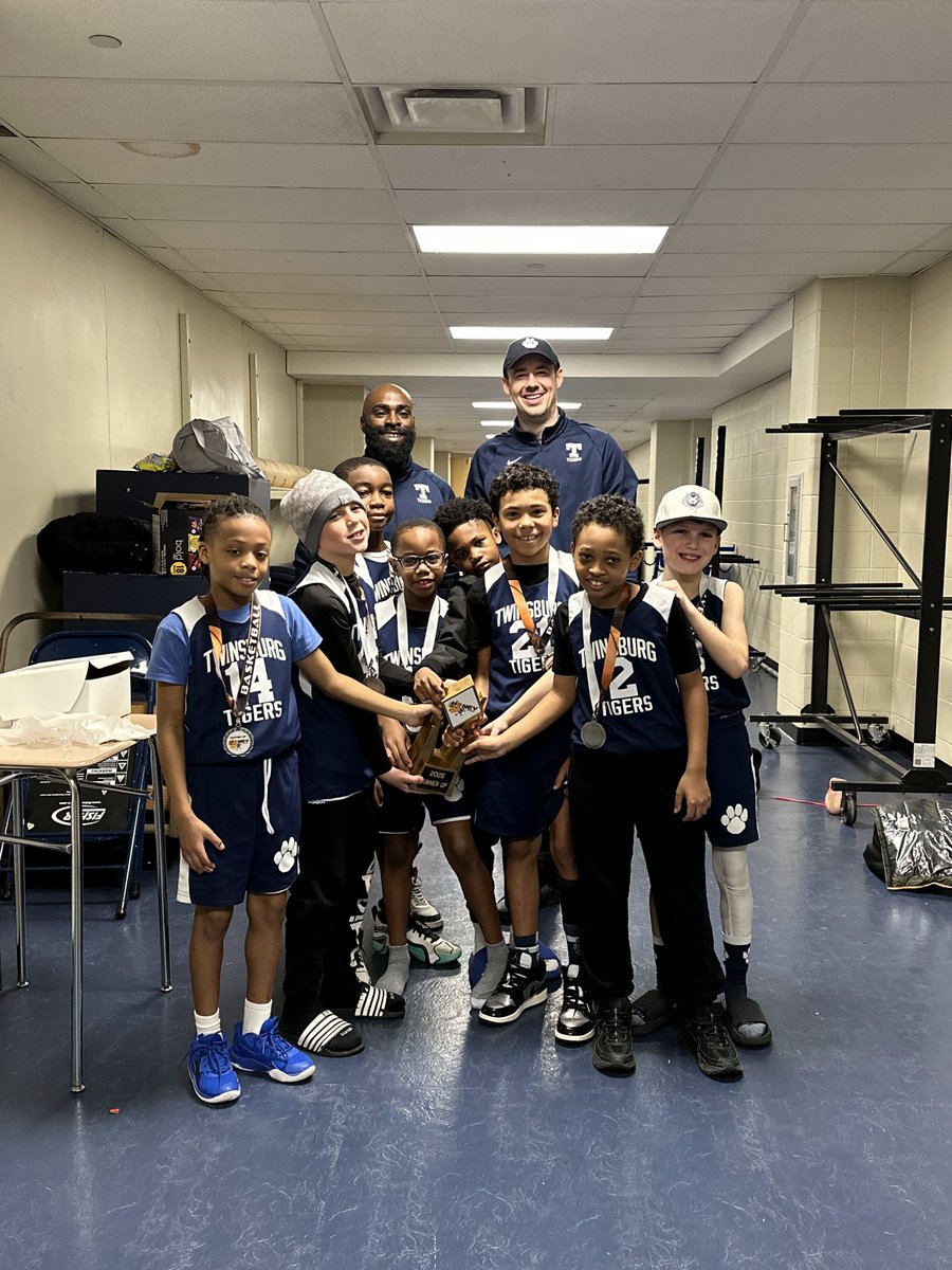 Honey Bucket Runners Up! Our 4th grade boys travel team went 2-0 in pool play, beating teams from Willoughby and Chagrin Falls. The tigers then beat Mentor in the semi-final of bracket play before losing to Medina Highland in the championship. Congrats boys!