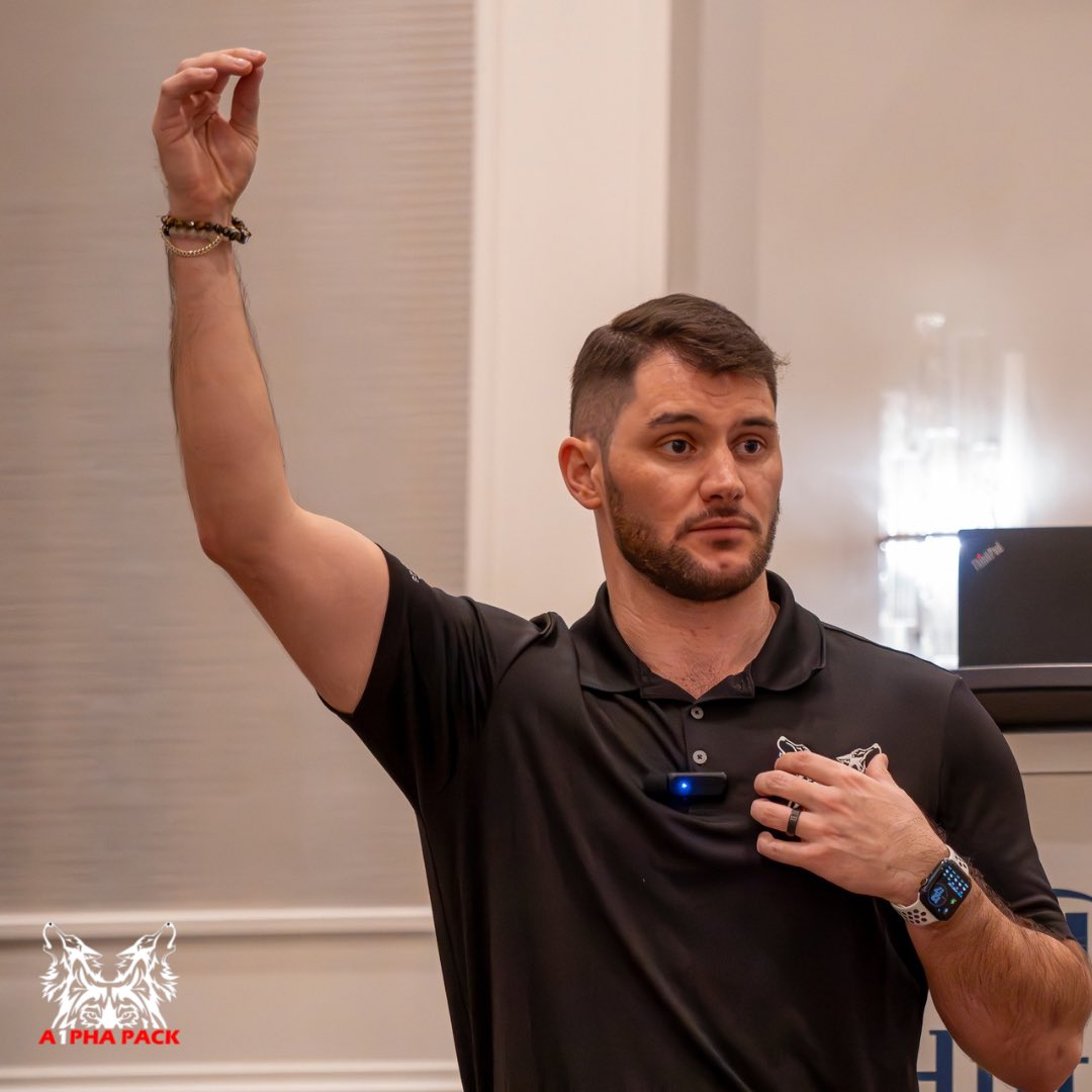 CoachDomClegg's tweet photo. It was an honor to speak at the @ohsfca clinic! Thank YOU for the opportunity to make an impact!
Thank YOU to the coaches that attended!
Thank YOU to my beautiful wife/biggest support for always supporting me!
#A1phaPack
#Hunger
#AttackTheWork
#WinTheDay https://t.co/7OB9VtDgMB