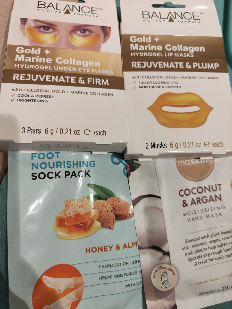 Missjulesdavid's tweet photo. Sunday night treatment of a 40+ year old https://t.co/UBRDD0e1Zv