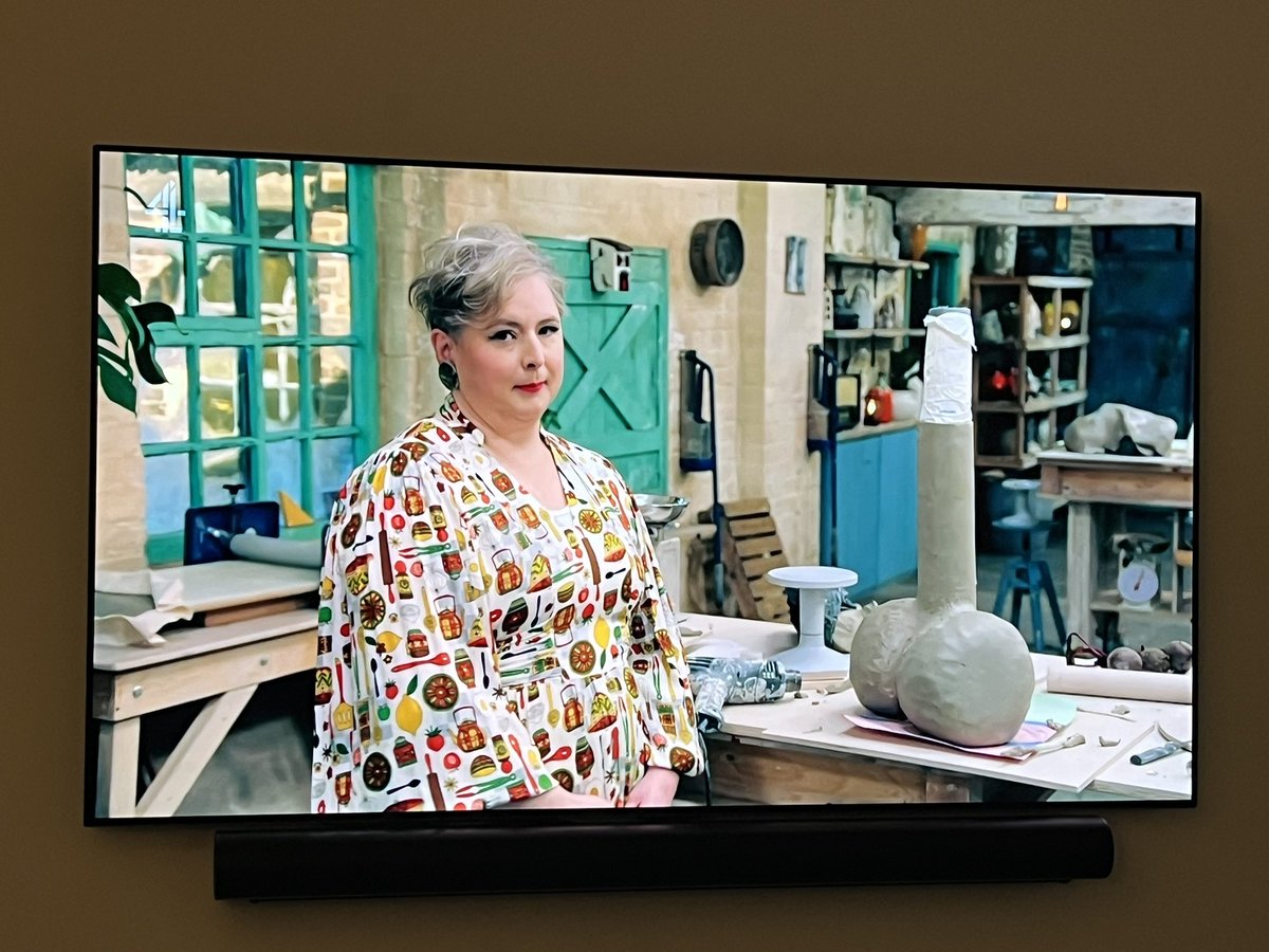AniltailorT's tweet image. #TheGreatPotteryThrowdown looks interesting today. Think they’ll balls this one up. 🏺🏺🏺