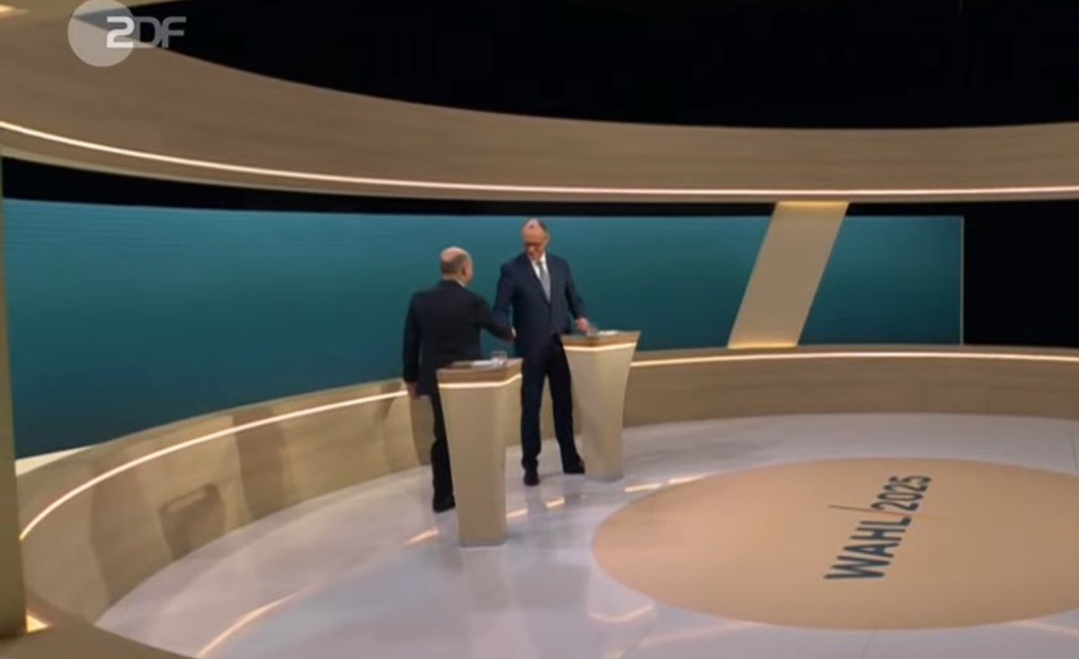 Egal, was man von den Positionen hält:
Was für eine zivilisierte, sachliche, respektvolle Debatte.
Eine demokratische Wohltat. #TVDuell