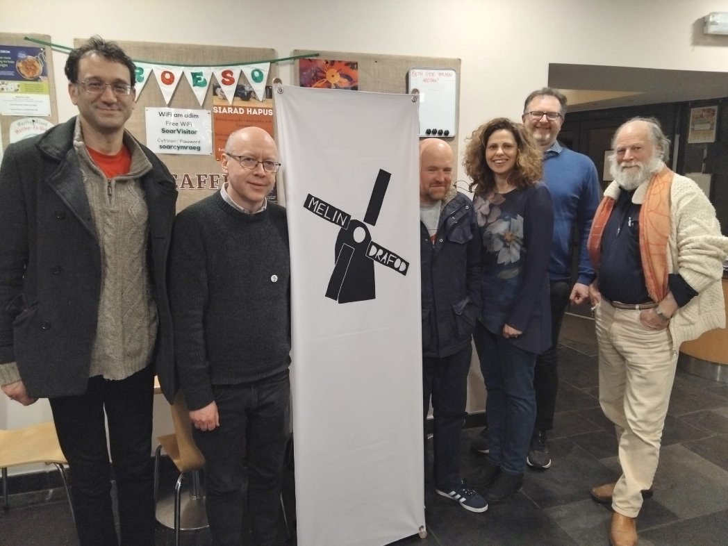 Diolch i bawb ddaeth i drafod democratiaeth gyda ni ym Merthyr ddoe, diwrnod arbennig.
Thanks to everybody who came to talk about democracy with us yesterday in Merthyr, a very special day.