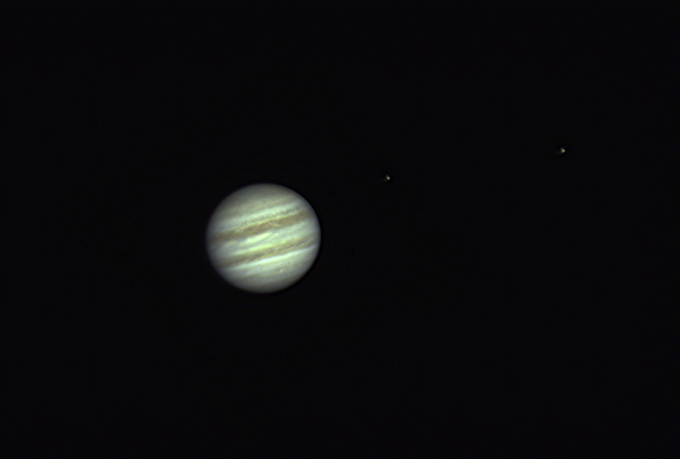 Jupiters ar diviem pavadoņiem