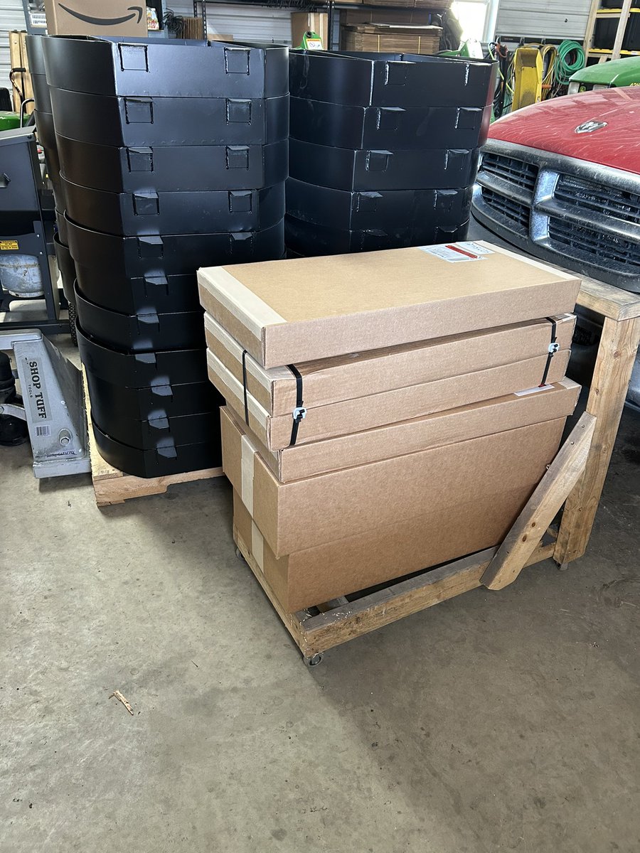 Travis Van Well tweet media