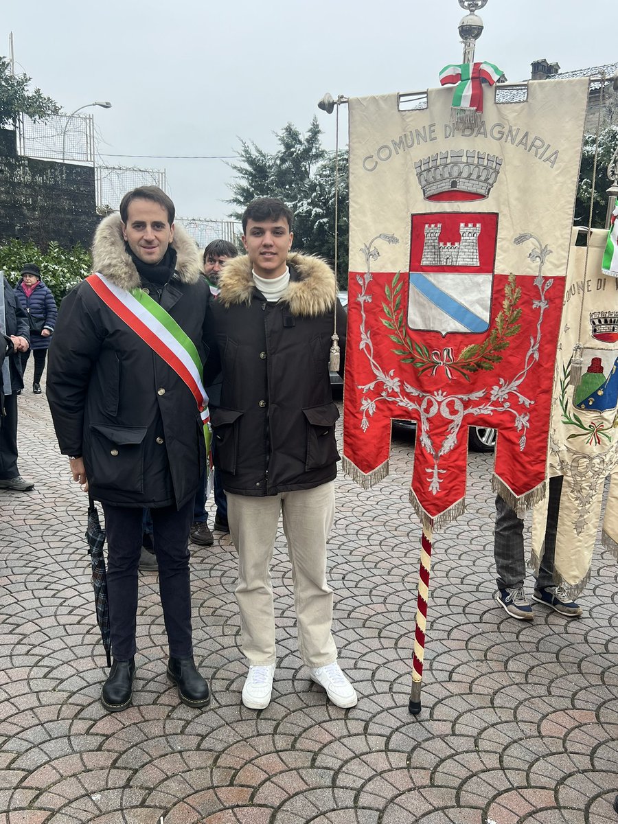 Comune di Bagnaria (@comunebagnaria) on Twitter photo Oggi a Ponte Nizza per la festa annuale del gruppo Alpini <a href="/ana_web/">Associazione Nazionale Alpini</a>
<a href="/ProvinciaPavia/">Provincia di Pavia</a> <a href="/provinciapavese/">La Provincia Pavese</a>
In foto il Sindaco <a href="/MattiaFranza/">Mattia Franza</a> e il consigliere Andrea Balza Oggi a Ponte Nizza per la festa annuale del gruppo Alpini <a href="/ana_web/">Associazione Nazionale Alpini</a>
<a href="/ProvinciaPavia/">Provincia di Pavia</a> <a href="/provinciapavese/">La Provincia Pavese</a>
In foto il Sindaco <a href="/MattiaFranza/">Mattia Franza</a> e il consigliere Andrea Balza