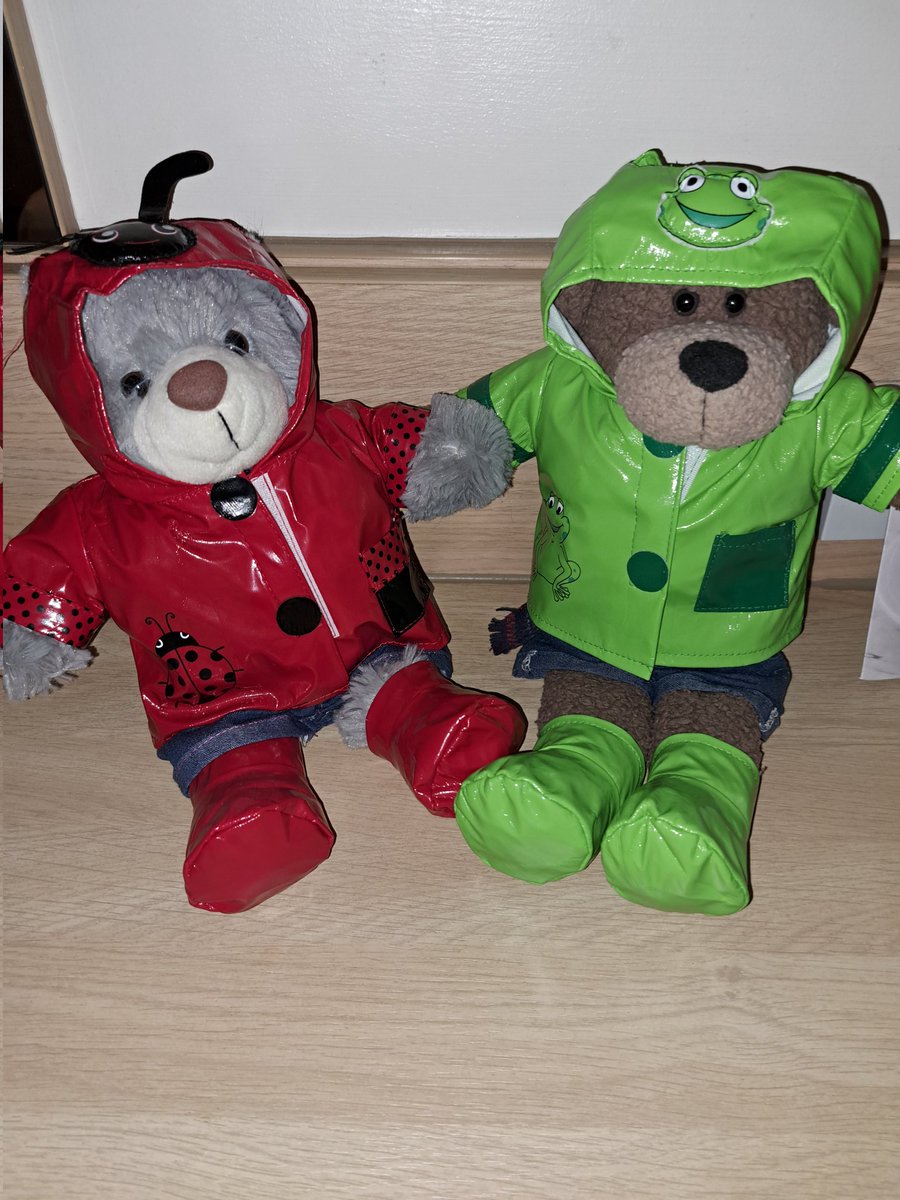 BellamyBearEsq (@bear_esq) on Twitter photo We're in Sheffield to see Grandad. We made sure to dress for the weather! (Most outfits by <a href="/StuffieStuff1/">StuffieStuff</a> )
We've sorted our hotel beds out. Very comfy. Not sure where Herself will be sleeping! 🤭🤣 We're in Sheffield to see Grandad. We made sure to dress for the weather! (Most outfits by <a href="/StuffieStuff1/">StuffieStuff</a> )
We've sorted our hotel beds out. Very comfy. Not sure where Herself will be sleeping! 🤭🤣