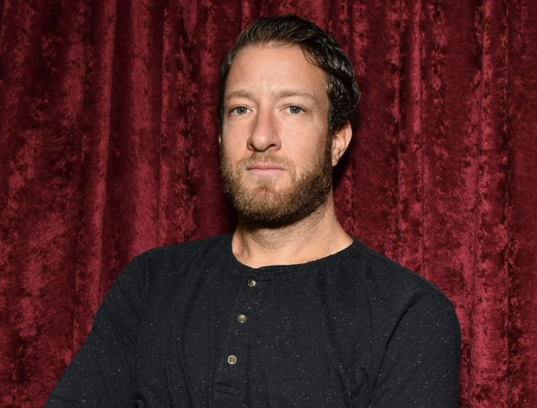 BTC_Chopsticks's tweet image. Dave Portnoy: A Masterclass in What NOT to Do in Crypto 🚨

Bought 23 $BTC at $11K, sold for -$23K
Bought 27 $BTC at $35K, sold for -$700K
Pump &amp;amp; dumped memecoins for $70K
Every move since 2017? A disaster. Learn from his mistakes. 🤦‍♂️ #CryptoLessons