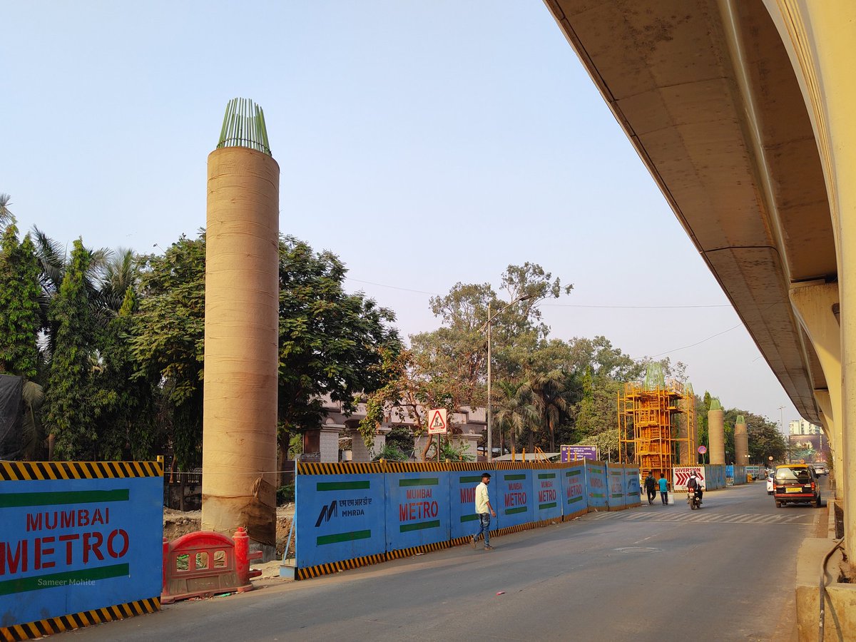 Sameermohite285's tweet photo. Pillars of Mumbai Metro Line 12 (Kalyan- Taloja) taking shape at Taloja..🧡
.
@Maha7Arindam @MMRDAOfficial #MumbaiMetro #Line12 #MMRDA https://t.co/Flmfx6BKMZ
