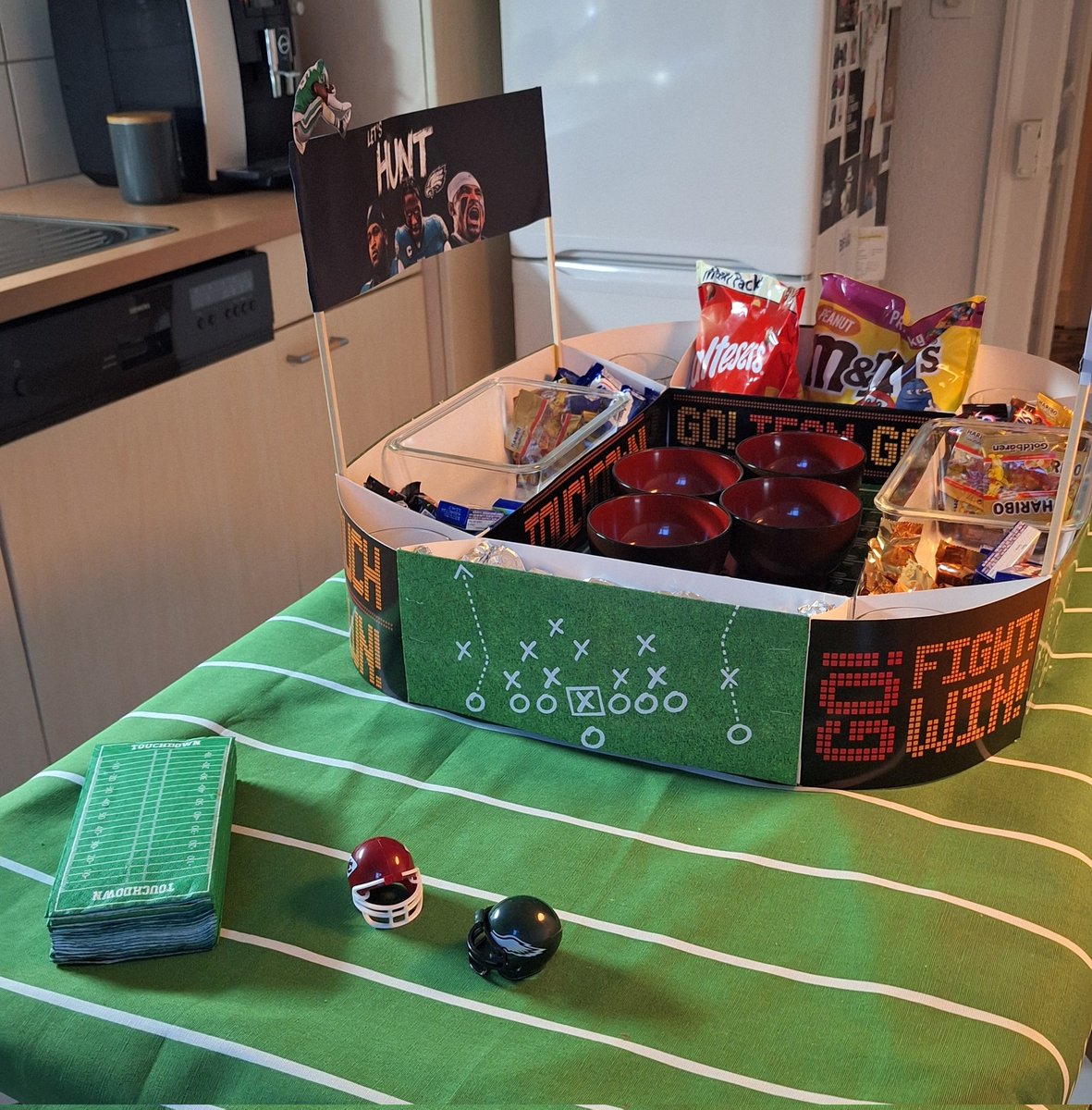 VroniRubin's tweet photo. Still in progress. 🥳💚🦅
#SuperBowl #SnackStadium #NFL https://t.co/3KaQspGrRA