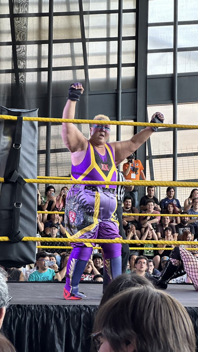 ElPep23's tweet photo. AEX 32 Santiago 🇨🇱 presenta TJPW por primera vez en Chile:
- Aja Kong venció a Roma
@ElPep23 📷
#TJPW #AEX32 @tjpw2013 @aex_santiago @ajakonguraken @Romaluchadoracl https://t.co/0UJwHozB0y