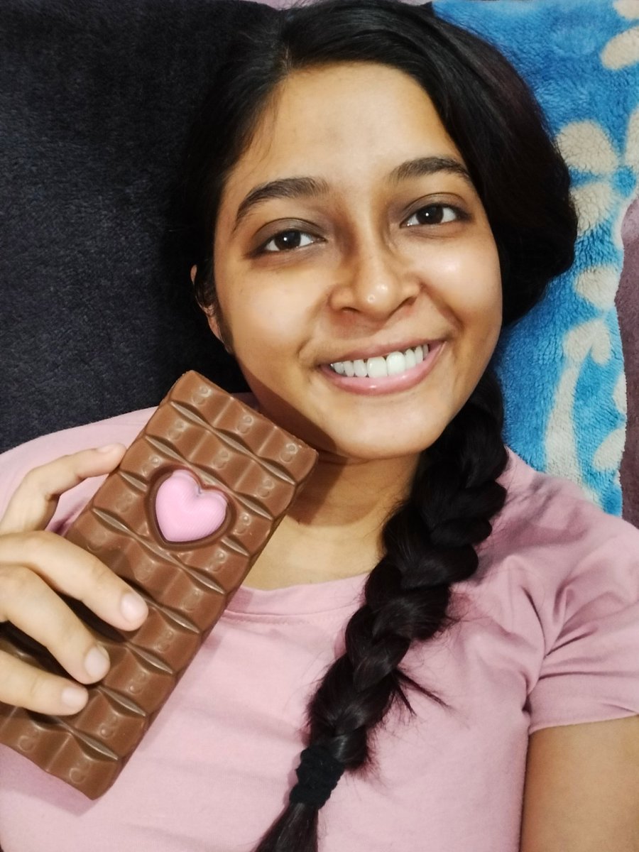 RimaChatterje's tweet photo. Today is chocolate day 🍫 because life is sweeter that way>> ✨💖🥰 
.
.
.
#ChocolateDay #chocolatelover #chocolate #chocolateaddict #sunday #dairymilk #chocolateday2025 #dairymilkchocolate #dairymilksilk #dairymilklover #foodie #moodie #selfiesunday #sundaymood https://t.co/jtzT5b4Kid