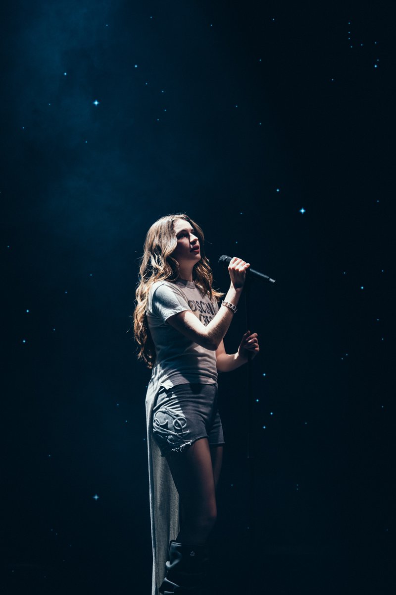 Xifiz1's tweet photo. La semaine dernière j'ai shoot Adèle Castillon à son Olympia ✨ https://t.co/SZQThlUC2k