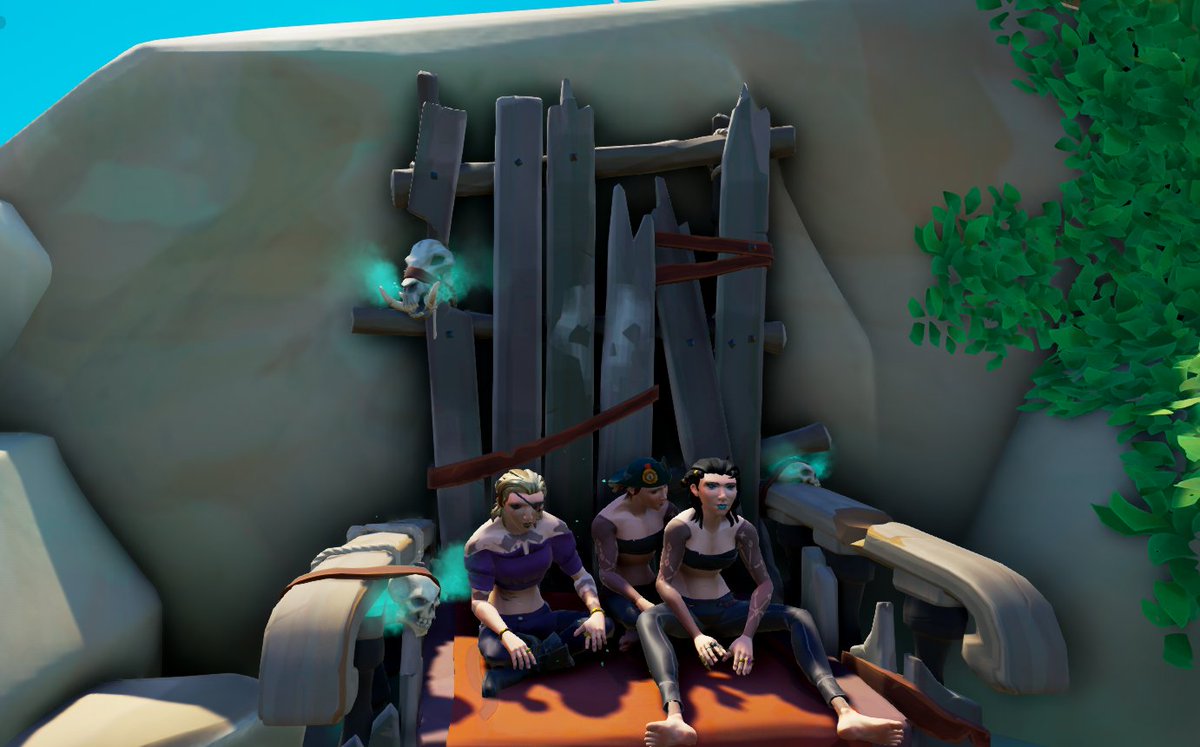 SoTSitter's tweet image. always love helping some fellow pirates earn their throne commendations! #seaofthieves